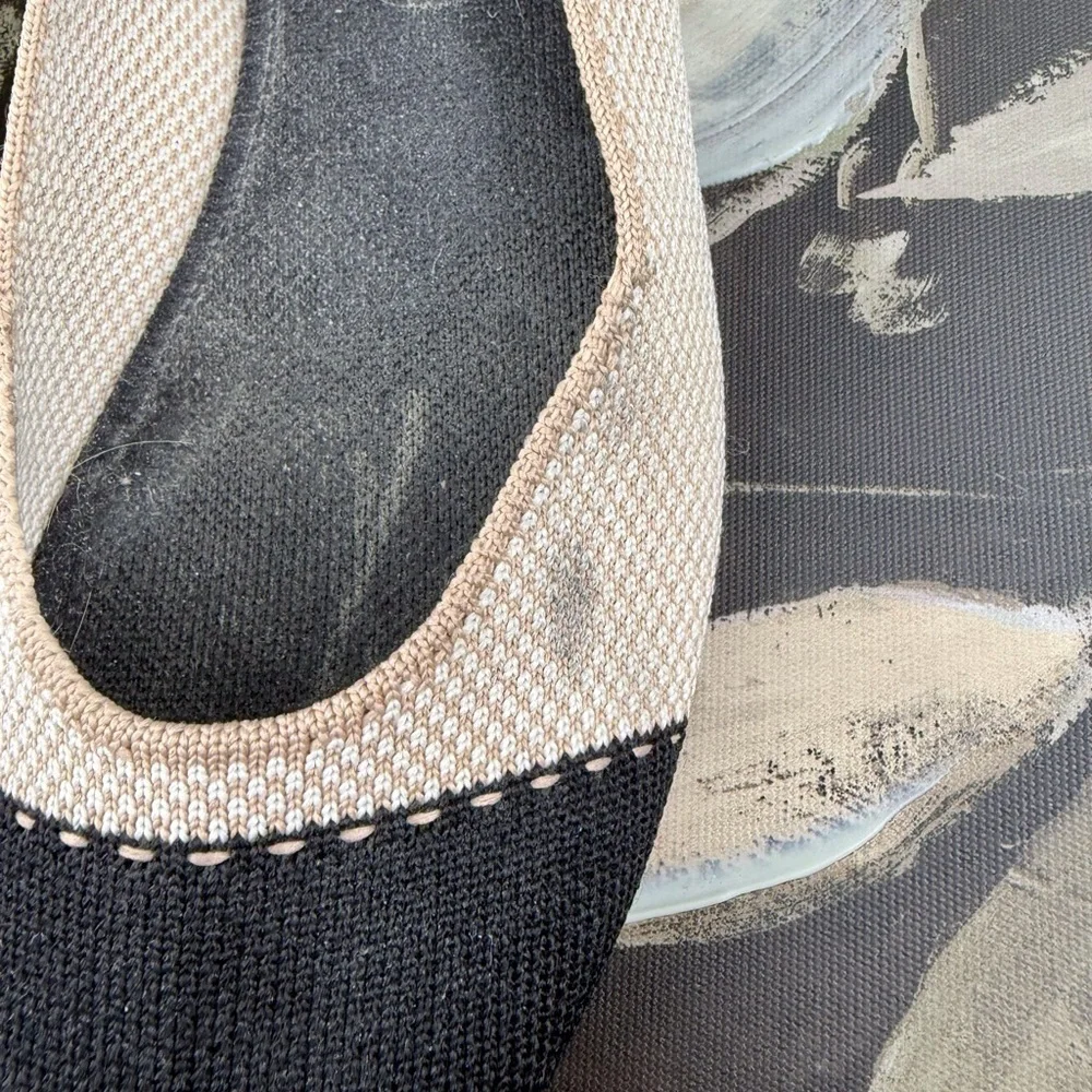 Rothy’s Cap Round Toe Ballet Flats in Black Camel Size 9.